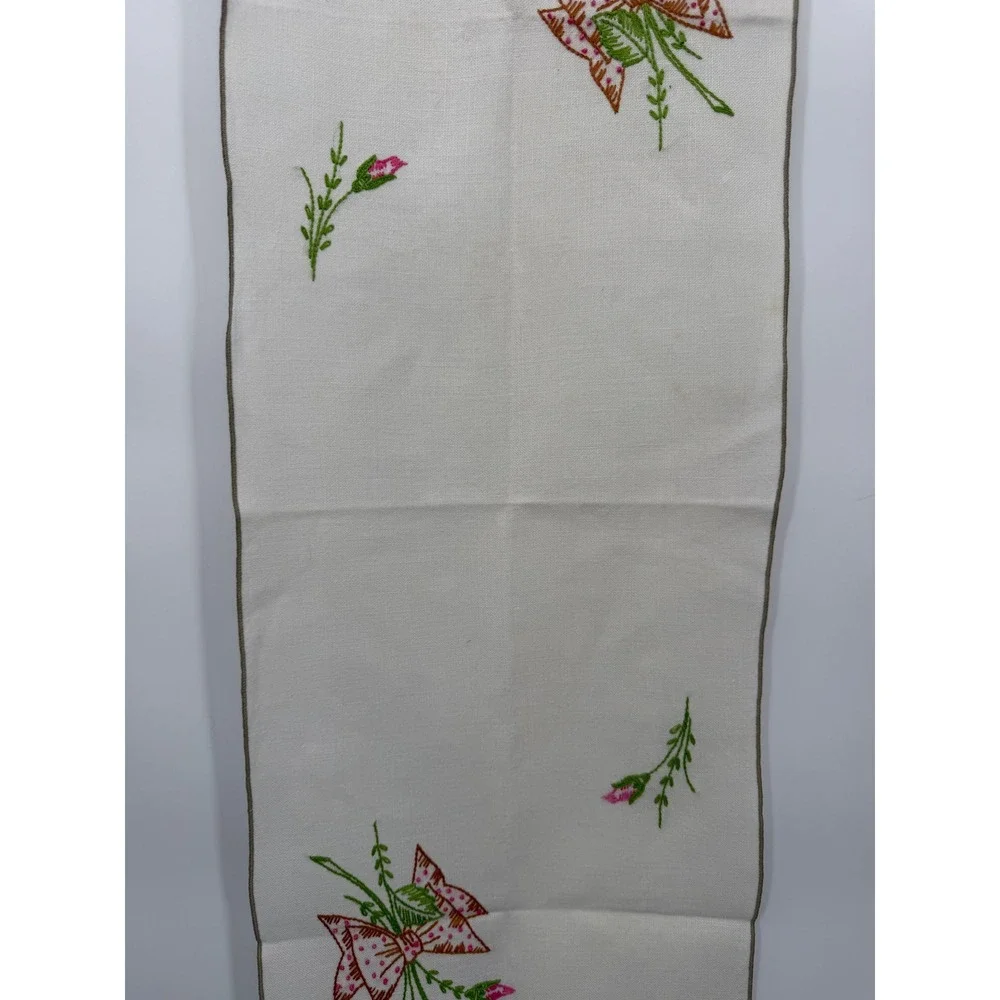 Vintage Hand Embroidered Table Runner Dresser Scarf Floral Rose Scalloped 39x11